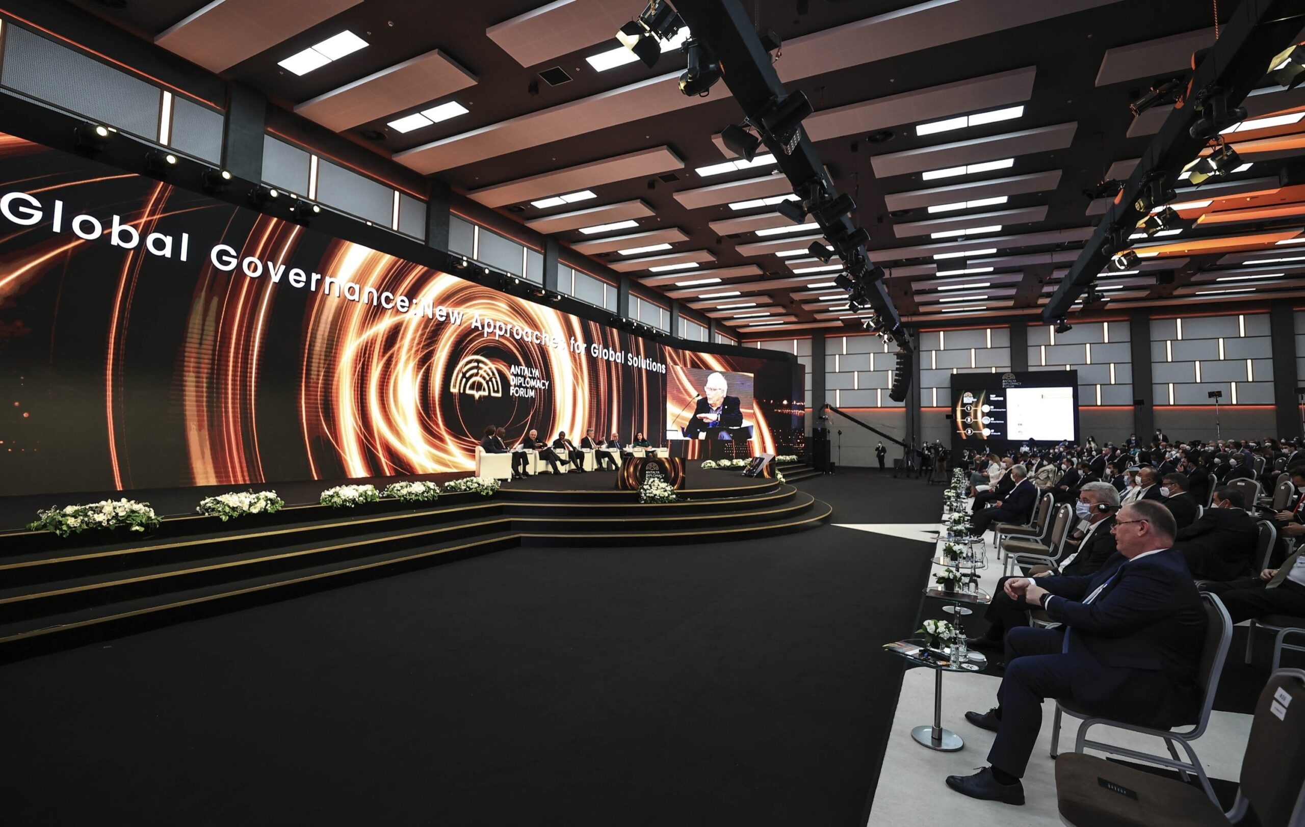 Antalya Diplomatik Forumu ertelendi