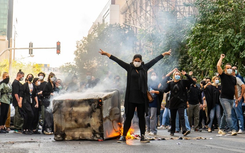 Protestolar yine İran’ı sardı