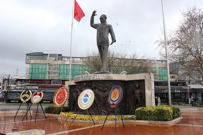 Yalova’da Çanakkale Zaferi ve Şehitleri Anma Günü için tören düzenlendi