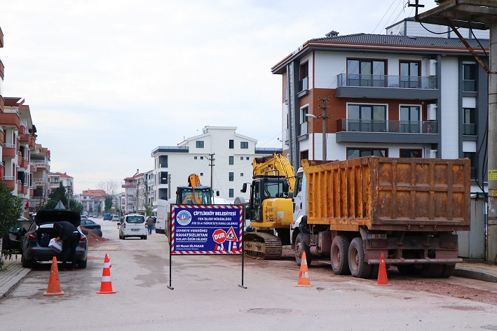 ÇİFTLİKKÖY’DE ALTYAPI ÇALIŞMALARI TÜM HIZIYLA SÜRÜYOR