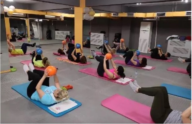 Yalova Belediyesi’nce düzenlenen spor etkinliklerine kadınlardan ilgi