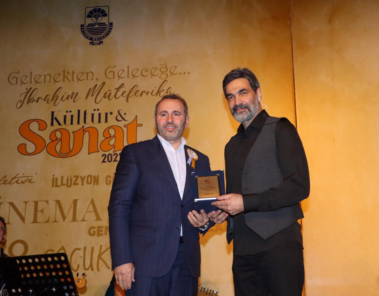 UĞUR IŞILAK’IN YORUMUYLA MİLLİ ŞAİR ANILDI